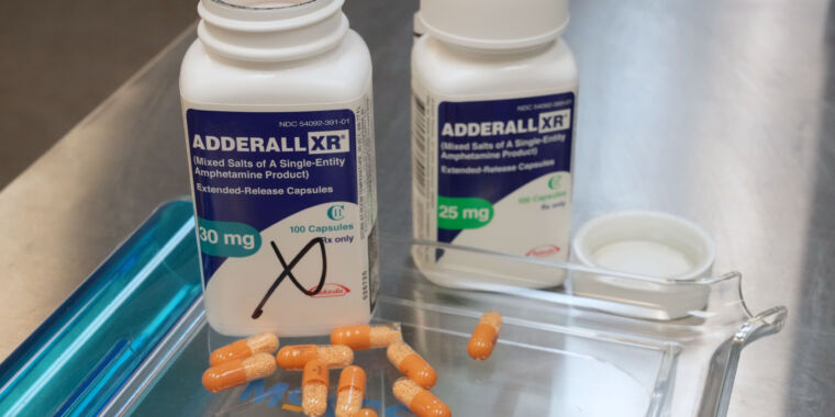 us-drug-shortages-reach-record-high-with-323-meds-now-in-short-supply