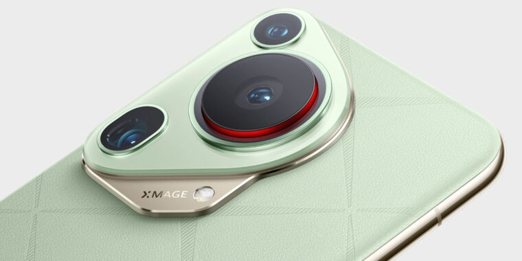 huawei-phone-has-a-pop-out-camera-lens,-just-like-a-point-and-shoot-camera