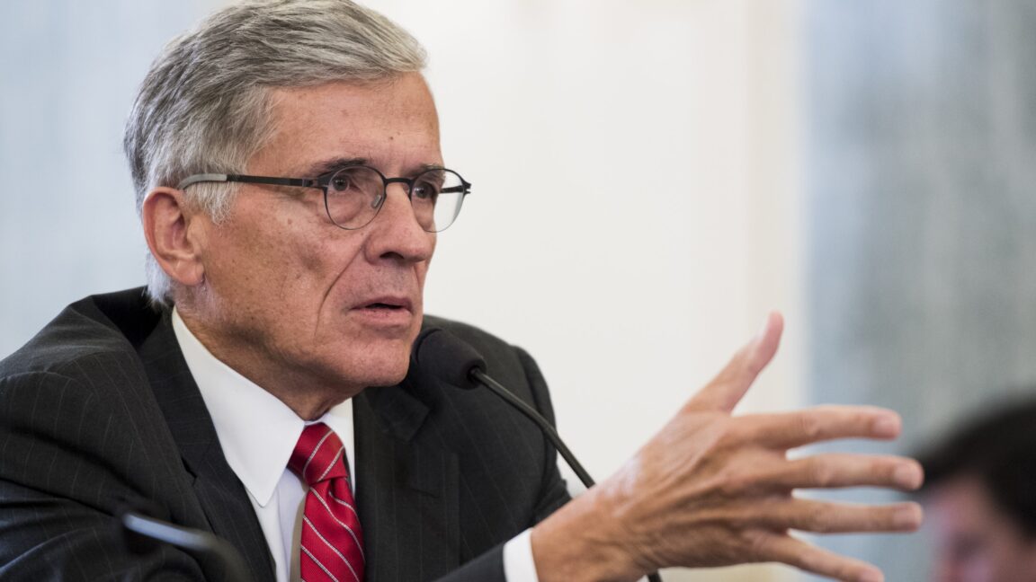 ex-fcc-chairs-from-both-parties-say-cbs-news-distortion-investigation-is-bogus