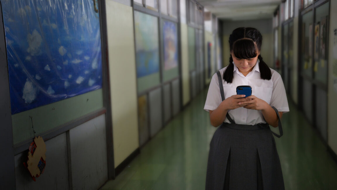 nj-teen-wins-fight-to-put-nudify-app-users-in-prison,-impose-fines-up-to-$30k