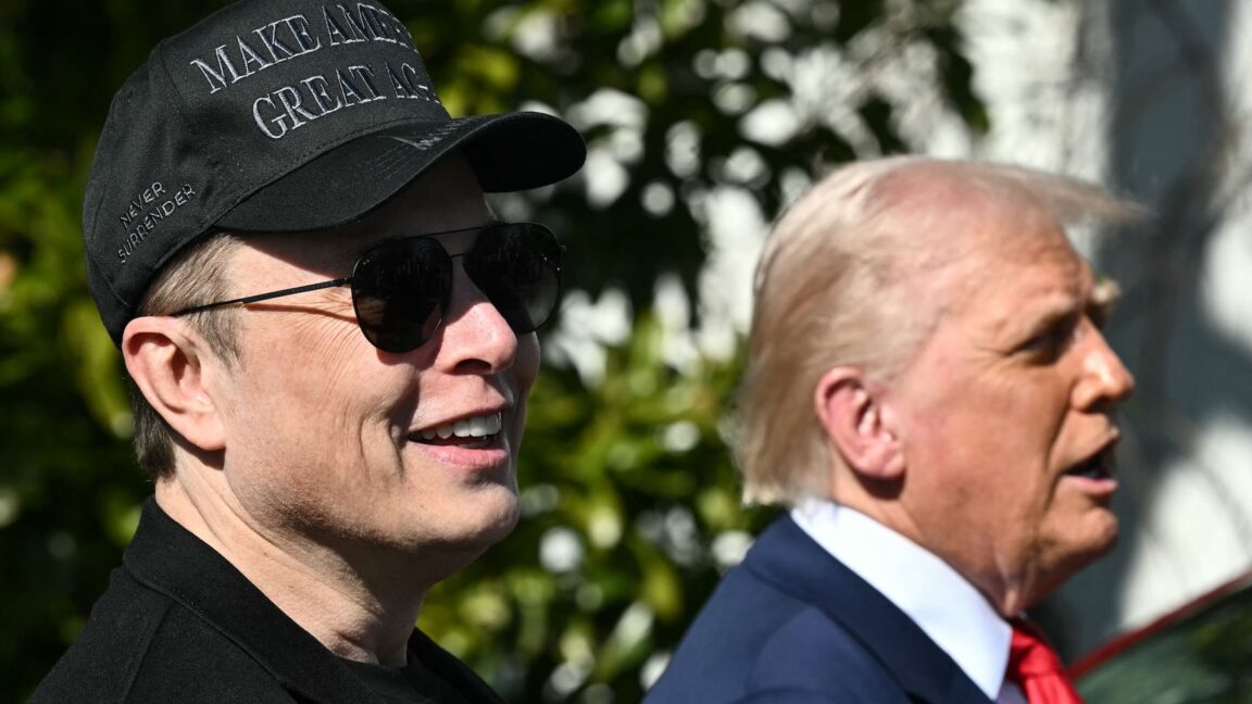 here-are-the-reasons-spacex-won-nearly-all-recent-military-launch-contracts