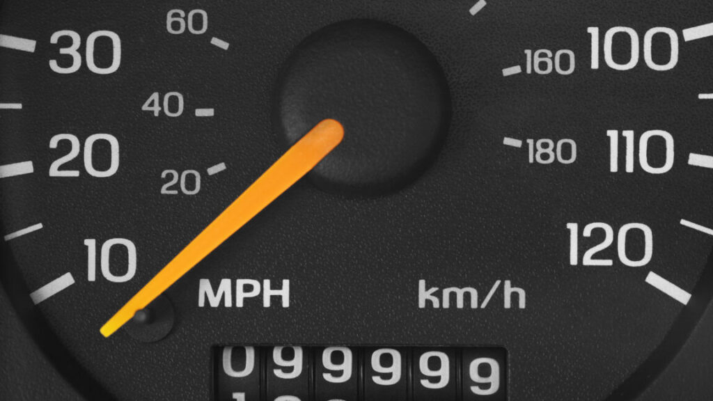 tesla-odometer-uses-“predictive-algorithms”-to-void-warranty,-lawsuit-claims