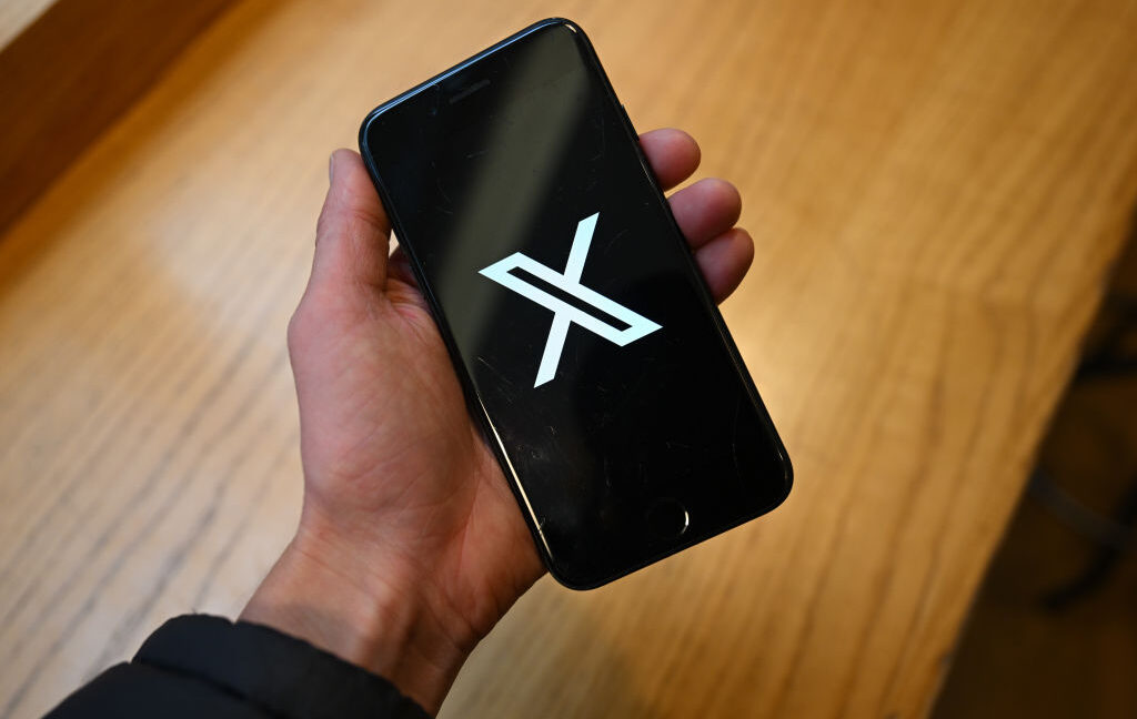 disgruntled-users-roast-x-for-killing-support-account