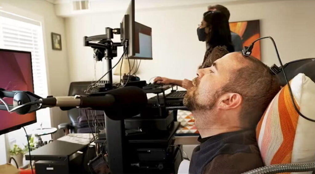 neuroscientists-are-racing-to-turn-brain-waves-into-speech
