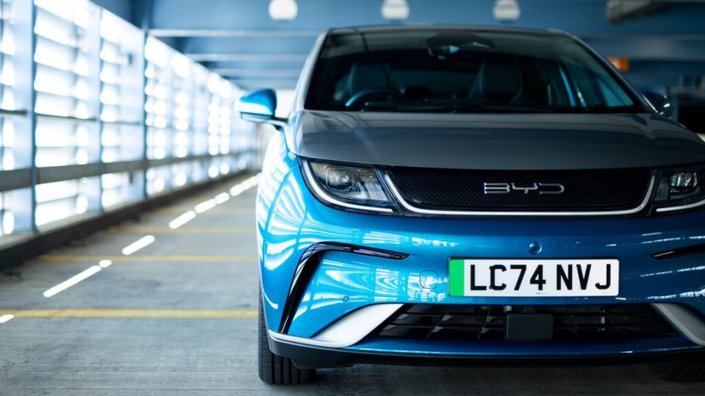 the-byd-dolphin-review:-here’s-what-we’re-missing-out-on-in-america