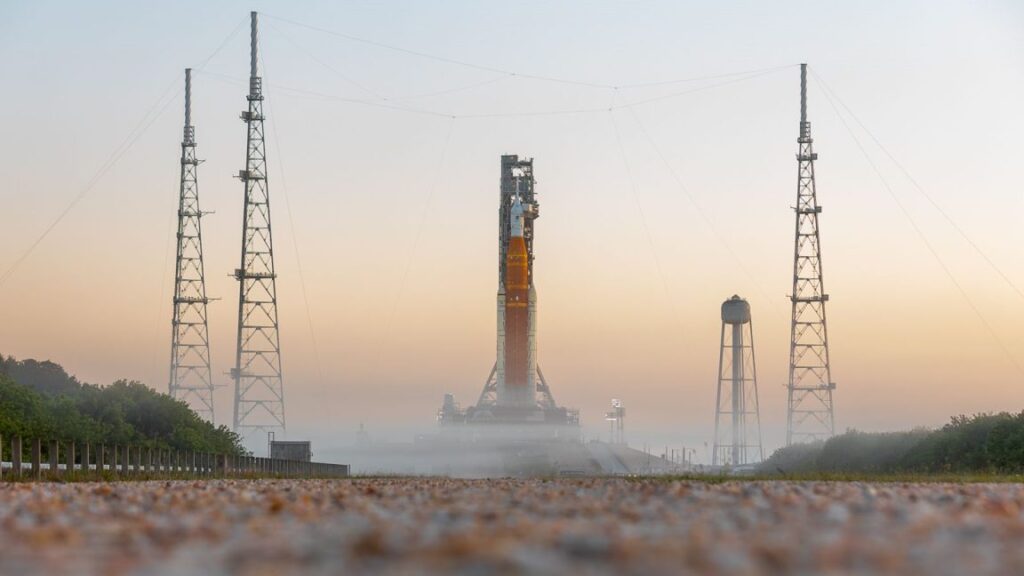 white-house-budget-seeks-to-end-sls,-orion,-and-lunar-gateway-programs