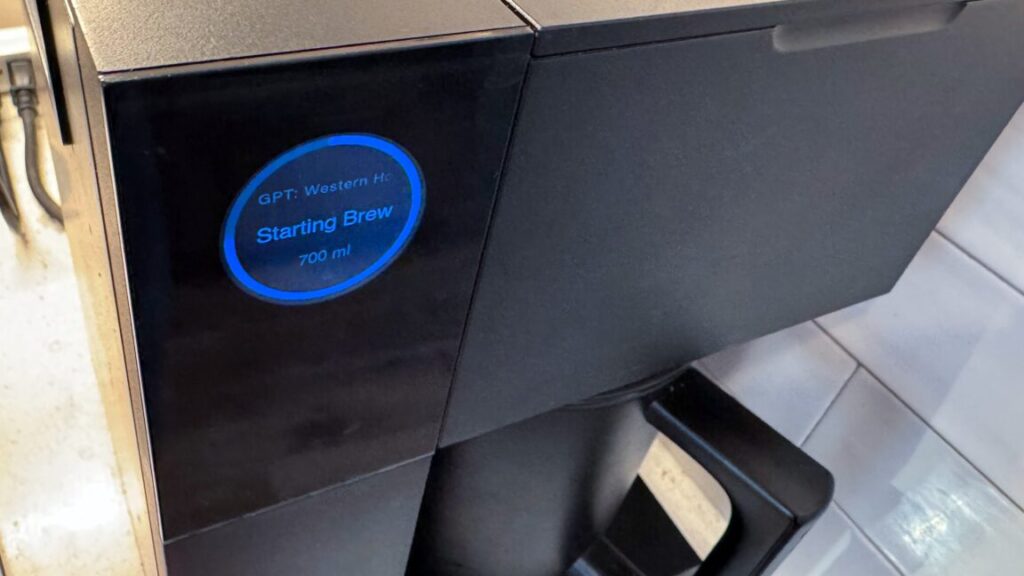the-tinkerers-who-opened-up-a-fancy-coffee-maker-to-ai-brewing