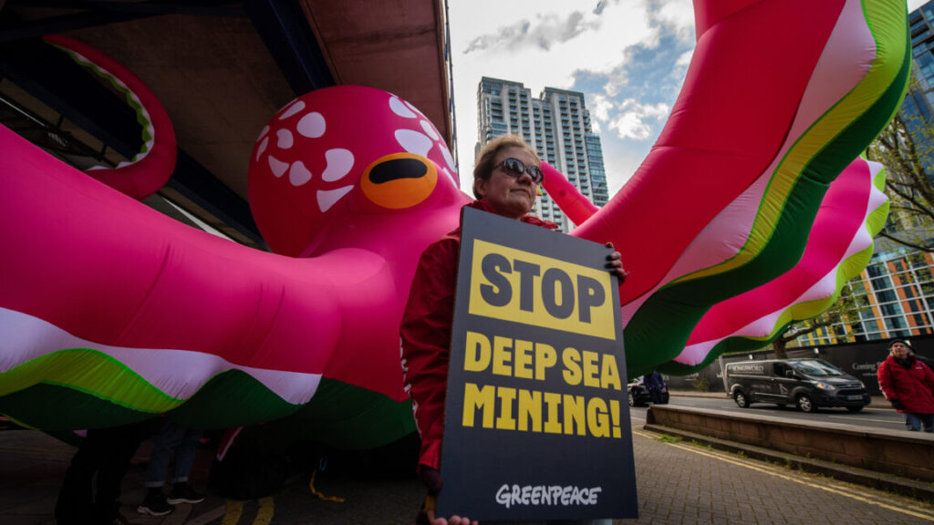 experts-alarmed-over-trump’s-promotion-of-deep-sea-mining-in-international-waters