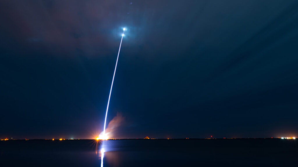 blue-origin-boss:-government-should-forget-launch-and-focus-on-“exotic”-missions