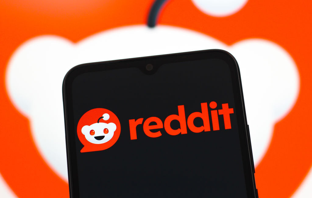 reddit-sues-anthropic-over-ai-scraping-that-retained-users’-deleted-posts