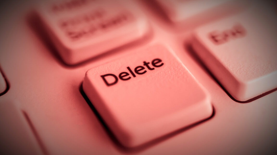 openai-is-retaining-all-chatgpt-logs-“indefinitely”-here’s-who’s-affected.