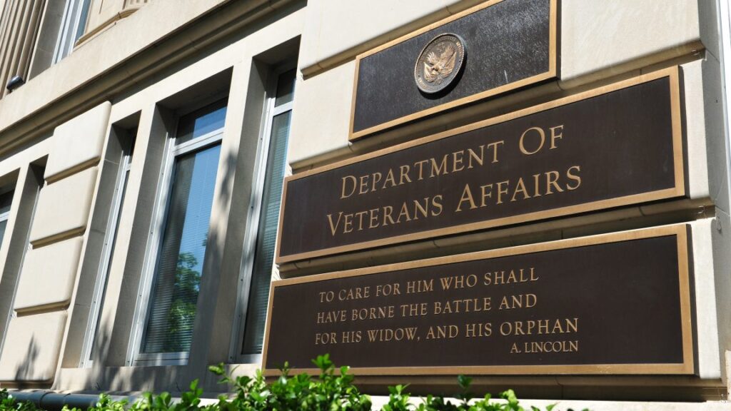 doge-used-flawed-ai-tool-to-“munch”-veterans-affairs-contracts