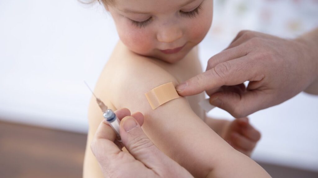 all-17-fired-vaccine-advisors-unite-to-blast-rfk-jr.’s-“destabilizing-decisions”