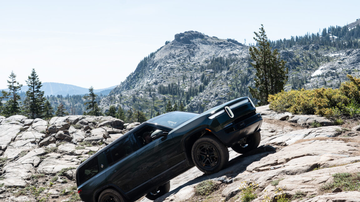 rivian’s-new-quad-motor-r1t-and-r1s-beat-the-competition-in-any-conditions