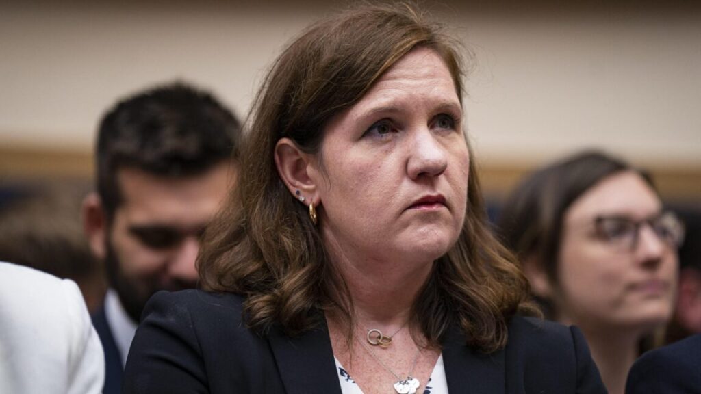 court-rules-trump-broke-us-law-when-he-fired-democratic-ftc-commissioner