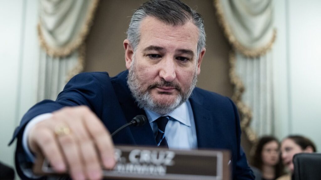 as-white-house-talks-about-impounding-nasa-funding,-congress-takes-the-threat-seriously