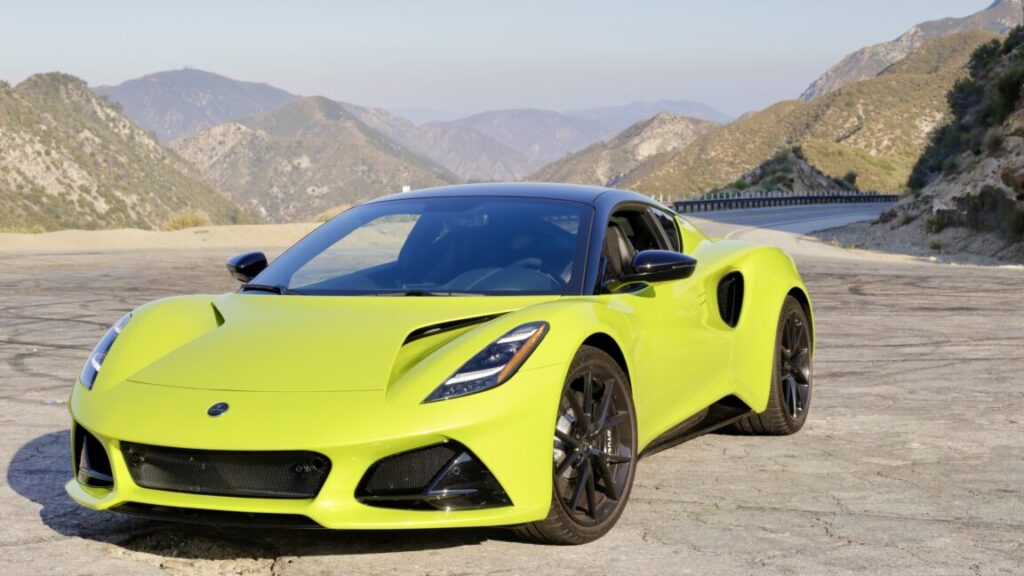 lotus-still-knows-how-to-make-a-driver’s-car:-the-2025-emira-v6,-driven