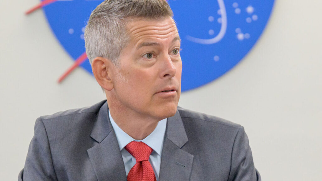 nasa’s-acting-chief-calls-for-the-end-of-earth-science-at-the-space-agency