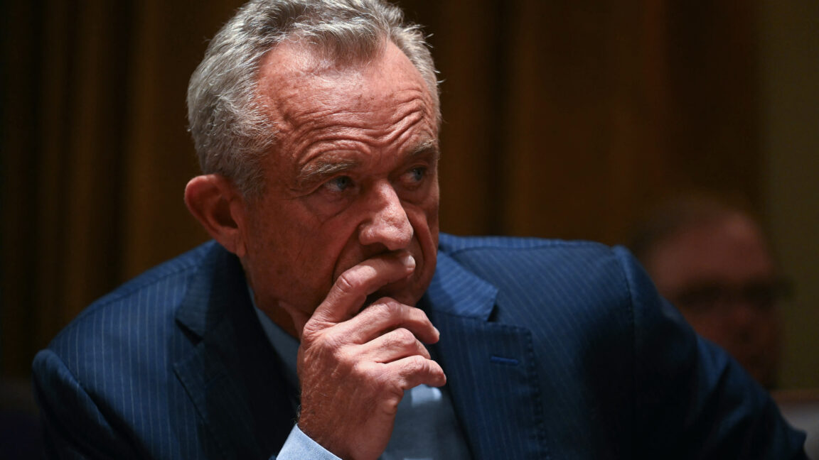 anti-vaccine-rfk-jr.-creates-vaccine-panel-of-anti-vaccine-group’s-dreams