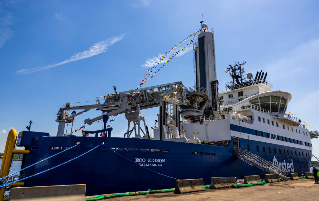 judge-lets-construction-on-an-offshore-wind-farm-resume