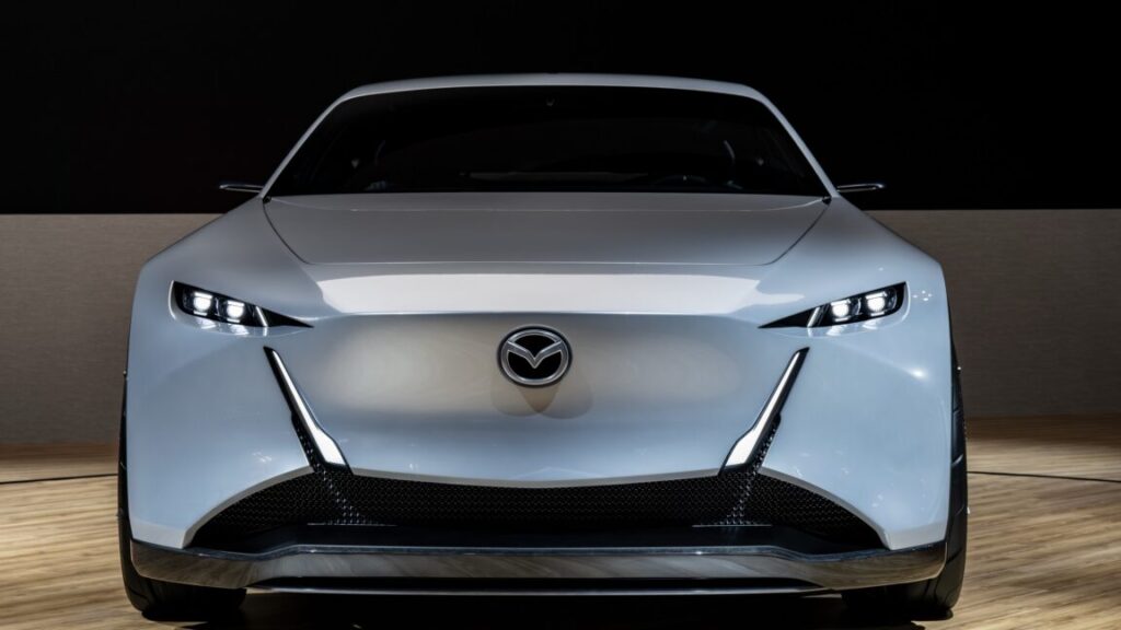 mazda-shows-a-rotary-hybrid-concept-for-tokyo-with-evolved-design-language