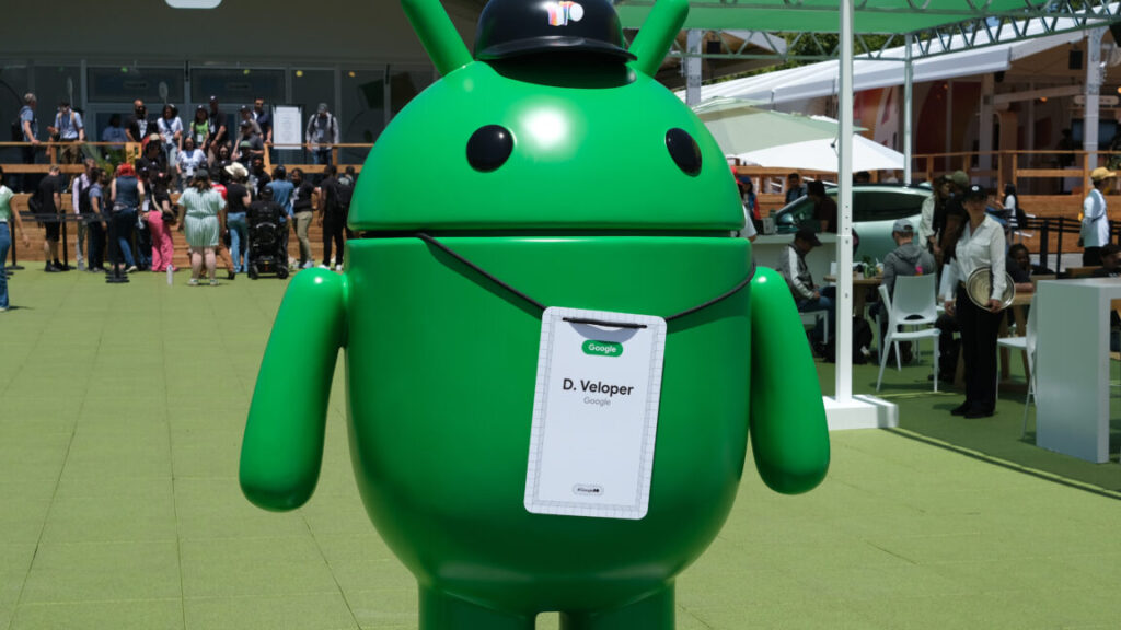 google-will-let-android-power-users-bypass-upcoming-sideloading-restrictions