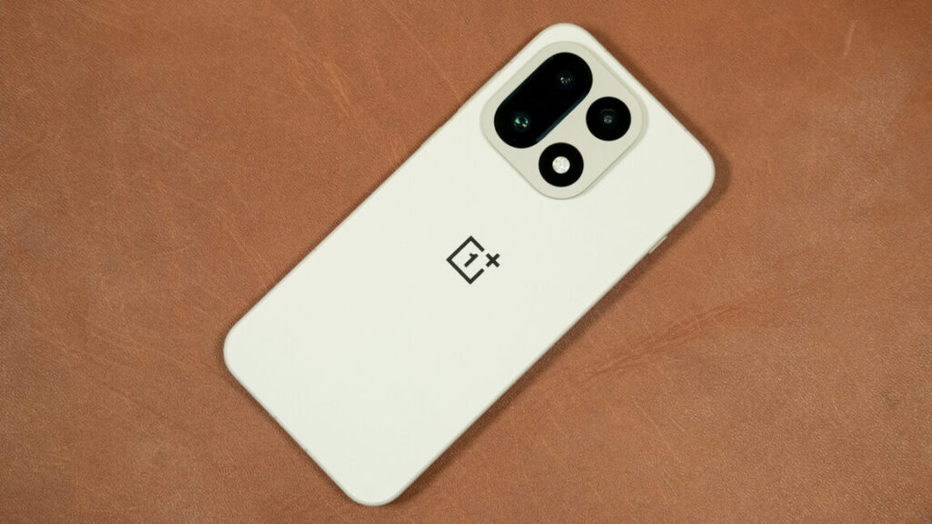 oneplus-15-review:-the-end-of-range-anxiety