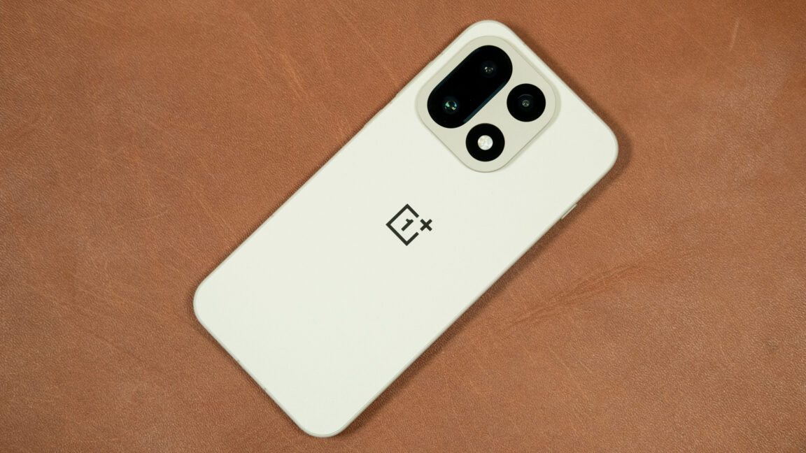 oneplus-15-review:-the-end-of-range-anxiety