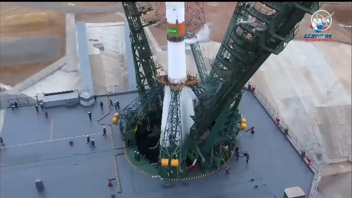 before-a-soyuz-launch-thursday-someone-forgot-to-secure-a-20-ton-service-platform