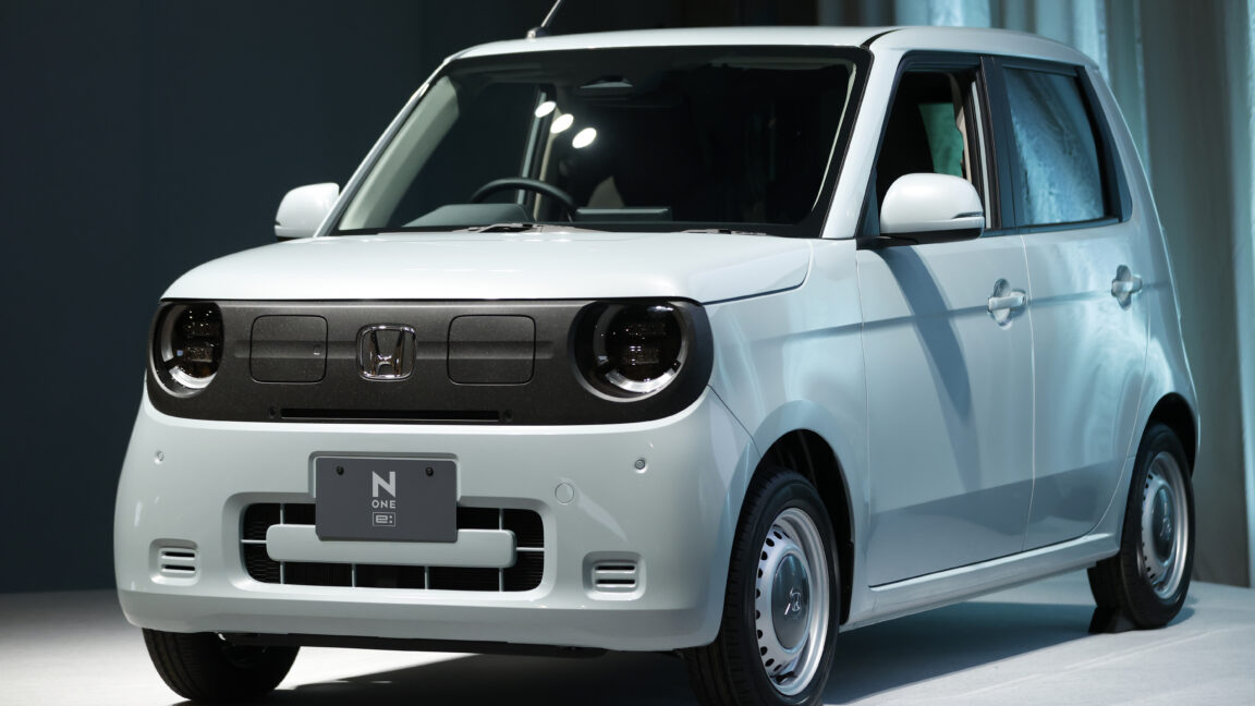 trump-wants-tiny-japanese-style-cars-for-us-even-as-he-cuts-mpg-goals