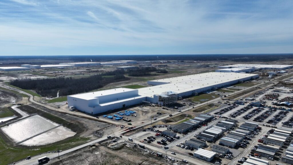 fewer-evs-need-fewer-batteries:-ford-and-sk-on-end-their-joint-venture