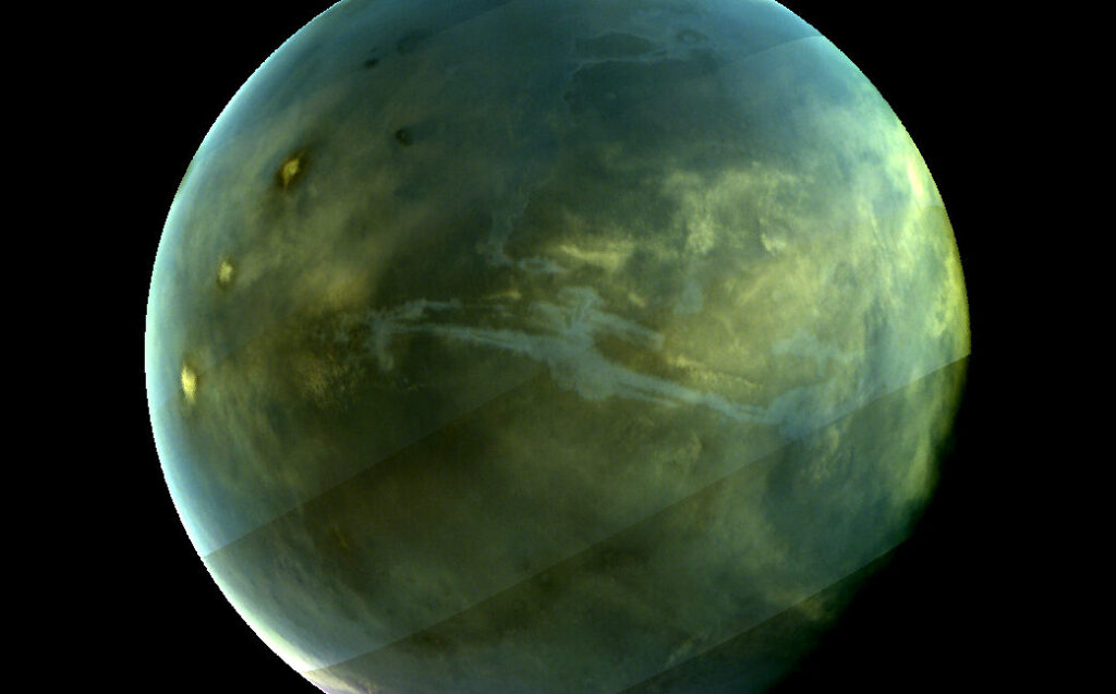 nasa-just-lost-contact-with-a-mars-orbiter,-and-will-soon-lose-another-one