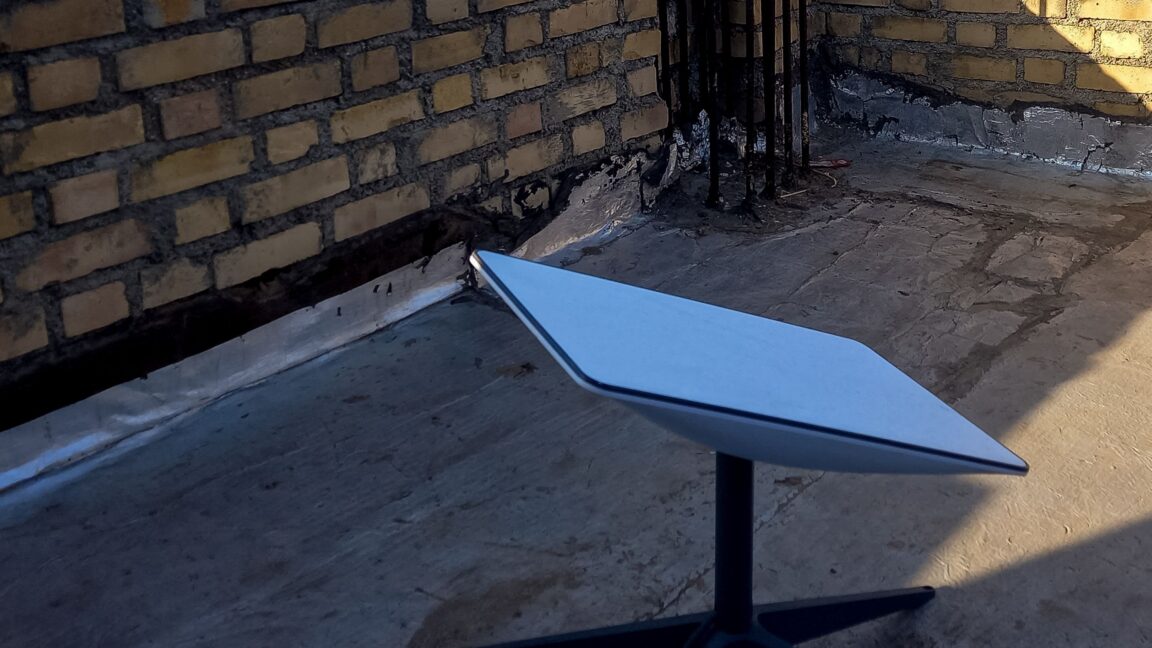 starlink-tries-to-stay-online-in-iran-as-regime-jams-signals-during-protests