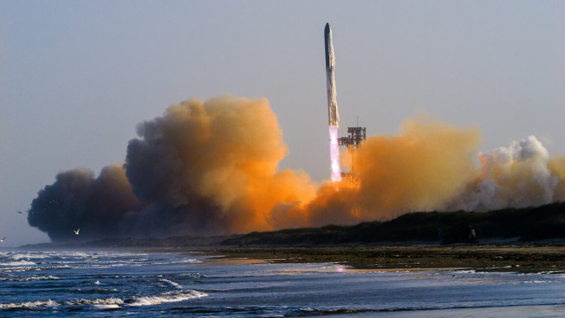 spacex-acquires-xai,-plans-1-million-satellite-constellation-to-power-it