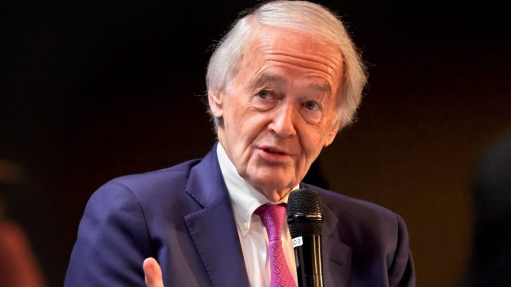 “capture-it-all”:-ice-urged-to-explain-memo-about-collecting-info-on-protesters