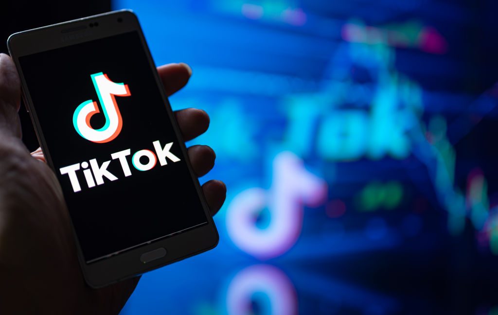 eu-says-tiktok-needs-to-drop-“addictive-design”